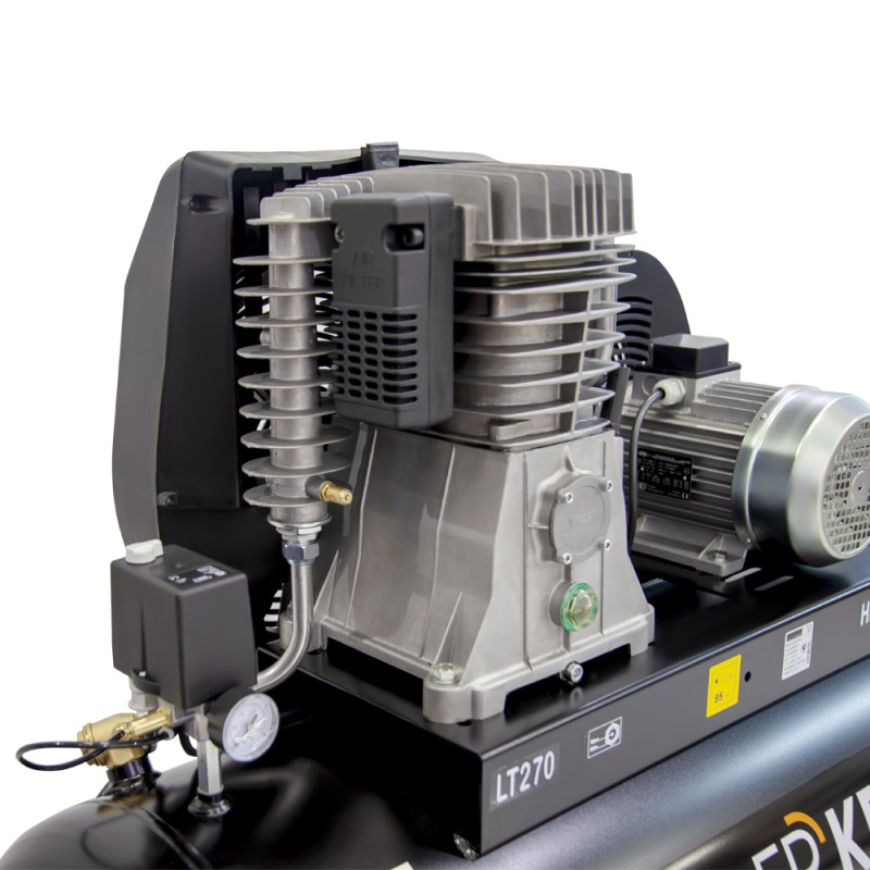 WDK-92765 Масляный поршневой компрессор с ременным приводом 656 л/мин, 11 бар, 380В/4.0 кВт, 270 л, WiederKraft WDK-92765 Масляный поршневой компрессор с ременным приводом 656 л/мин, 11 бар, 380В/4.0 кВт, 270 л, WiederKraft